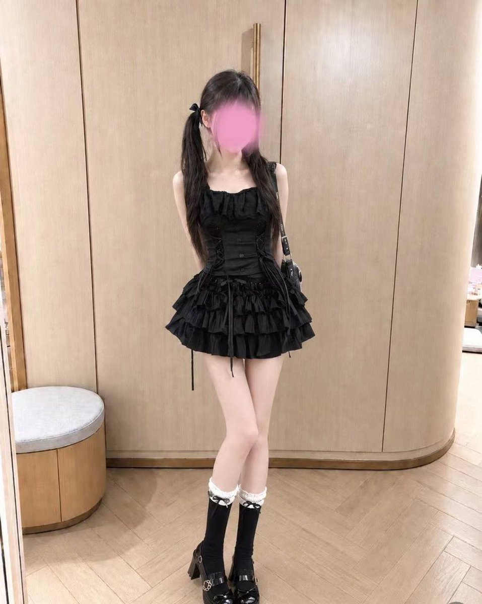 StacieTurkmjpr's tweet photo. 有人想锐评一下我自己17岁的福嘛 🥹 

赶紧看，我要删了… https://t.co/7DN5vWGNs2