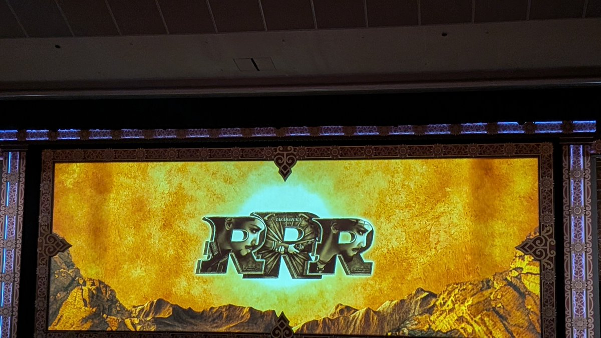 masumy77's tweet photo. 今回は2幕ってこともあり映画に忠実だった。ラーマの登場シーンから度肝を抜かれ、地面叩きからラーマ発見、肩車対決もニヤリとしたくらい忠実で面白かった✨ミニショーは物足りないけど、やはりロケットは圧巻だったな✨ https://t.co/K4vLghG3VO