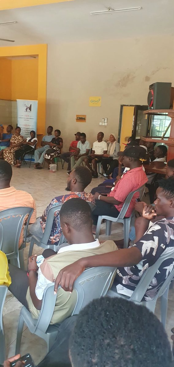 AjendaKenya's tweet photo. In partnership with Siasa Place, we held a TrustLab Baraza in Tudor Ward to explore digital threats facing women in leadership and young people in politics. Together, we identified key challenges and proposed solutions to build safer, more inclusive digital spaces. #Trustlab https://t.co/XdtJqjPDIF