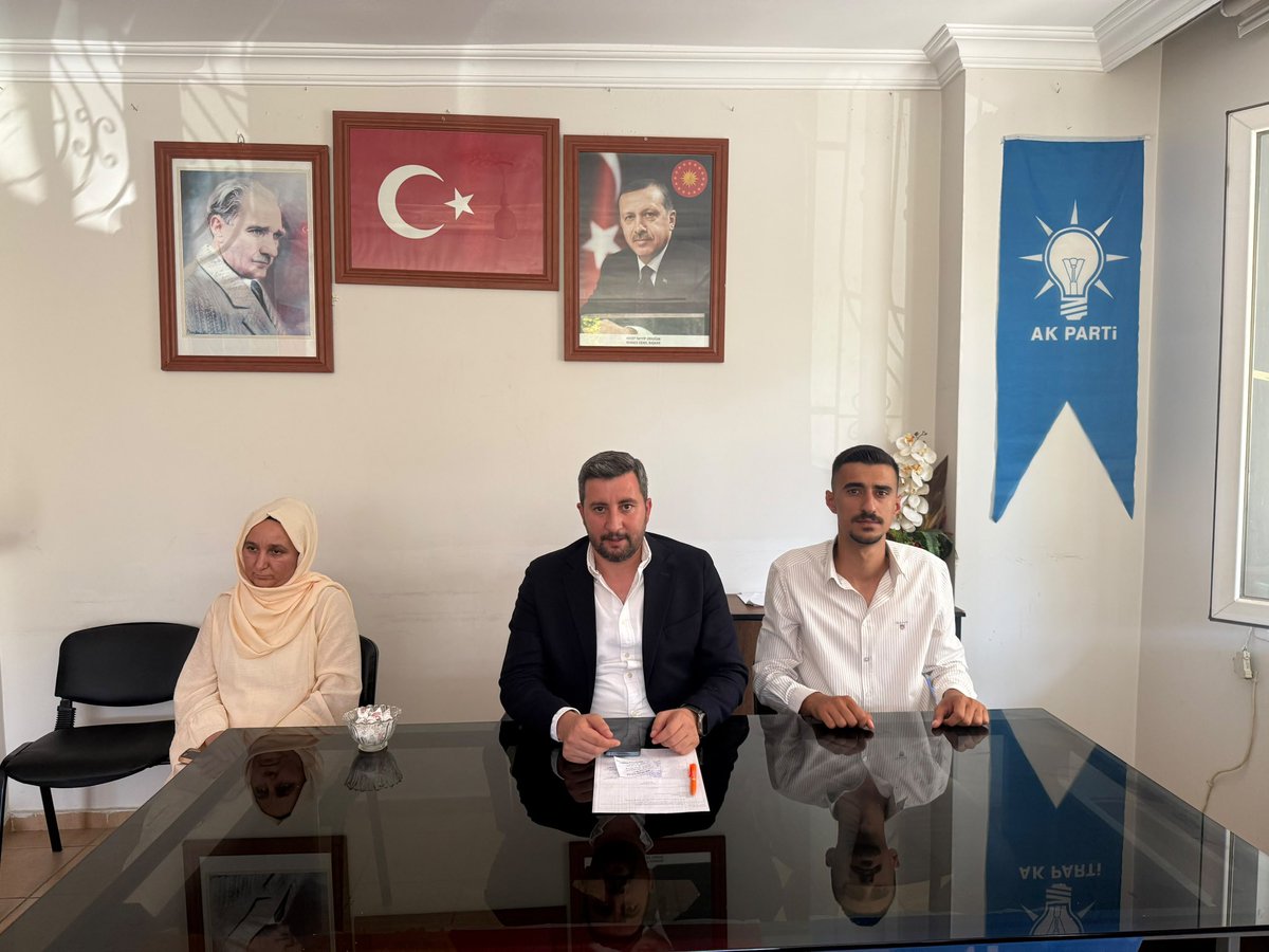 SilvanAkkad's tweet photo. 📍AK Parti Silvan İlçe Başkanlığı 

İlçe Başkanımız Sayın Volkan Karadeniz'in başkanlığında,Haftalık Yönetim ve Yürütme Kurulu Toplantısına Kadın Kolları Siyasi Hukuki İşler Başkanımız Sayın Meryem Arslan katıldı. https://t.co/ZAXcrA536v