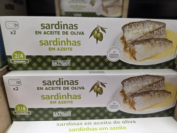 pepeluspain's tweet photo. Estos productos son de empresas Marroquíes,  su nombre Cumarex,  no os dejéis engañar por la marca UBAGO. Productos del mercadona https://t.co/PcIed1Hv3c