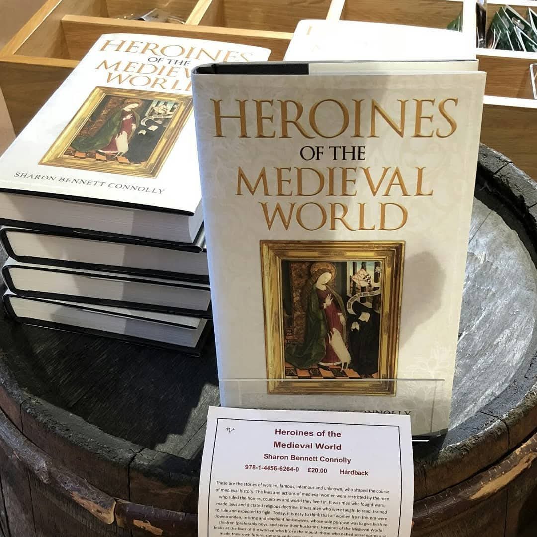 Thehistorybits's tweet photo. 9 years ago today I realised my dream.
Heroines of the Medieval World was published. 
I could never have imagined the journey it has taken me on and the opportunities this book has given me 
Thank you @amberleypublishing! https://t.co/wU7H8EmNW9