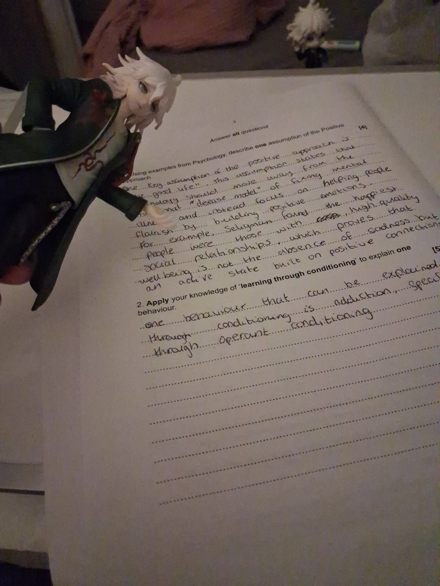 komae3da's tweet photo. nagito teaches me a level psychology https://t.co/QeHE9zllju