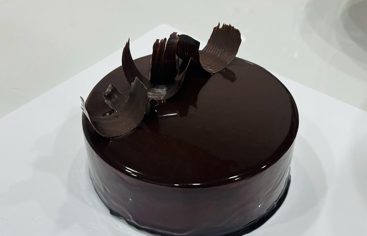 aviations494's tweet photo. 24歳おめでとう
Deux Chocolats と Opera https://t.co/9ezVM8Dn9Q