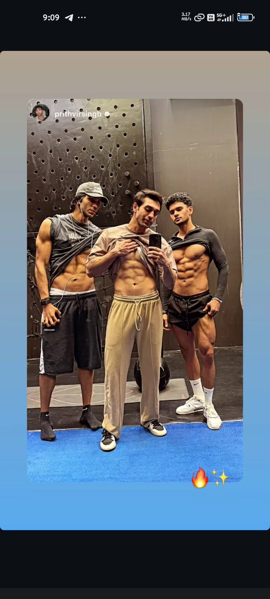 bott_ron's tweet photo. @Arjunraj1230 @Fakes_by_aly @Gay_kiss_love @Males_Hot_Touch @Pushkarrajjain @DDouqette @shirtlezz_menzz 
Lucky 🤤🤤🤤 https://t.co/FQvzjOma95
