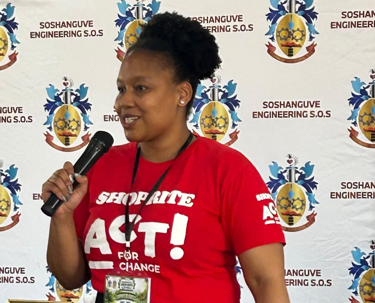 Sithembile63352's tweet photo. Soshanguve Engineering SOS launched its new greenhouse Garden today!🥬

Sponsored by @Shoprite_SA Foundation, learners showcased a solar powered irrigation prototype linking engineering to farming.

#YouthInSTEM #SustainableAgriculture
#TUTJOURN2026 https://t.co/5QTq3HOxbw