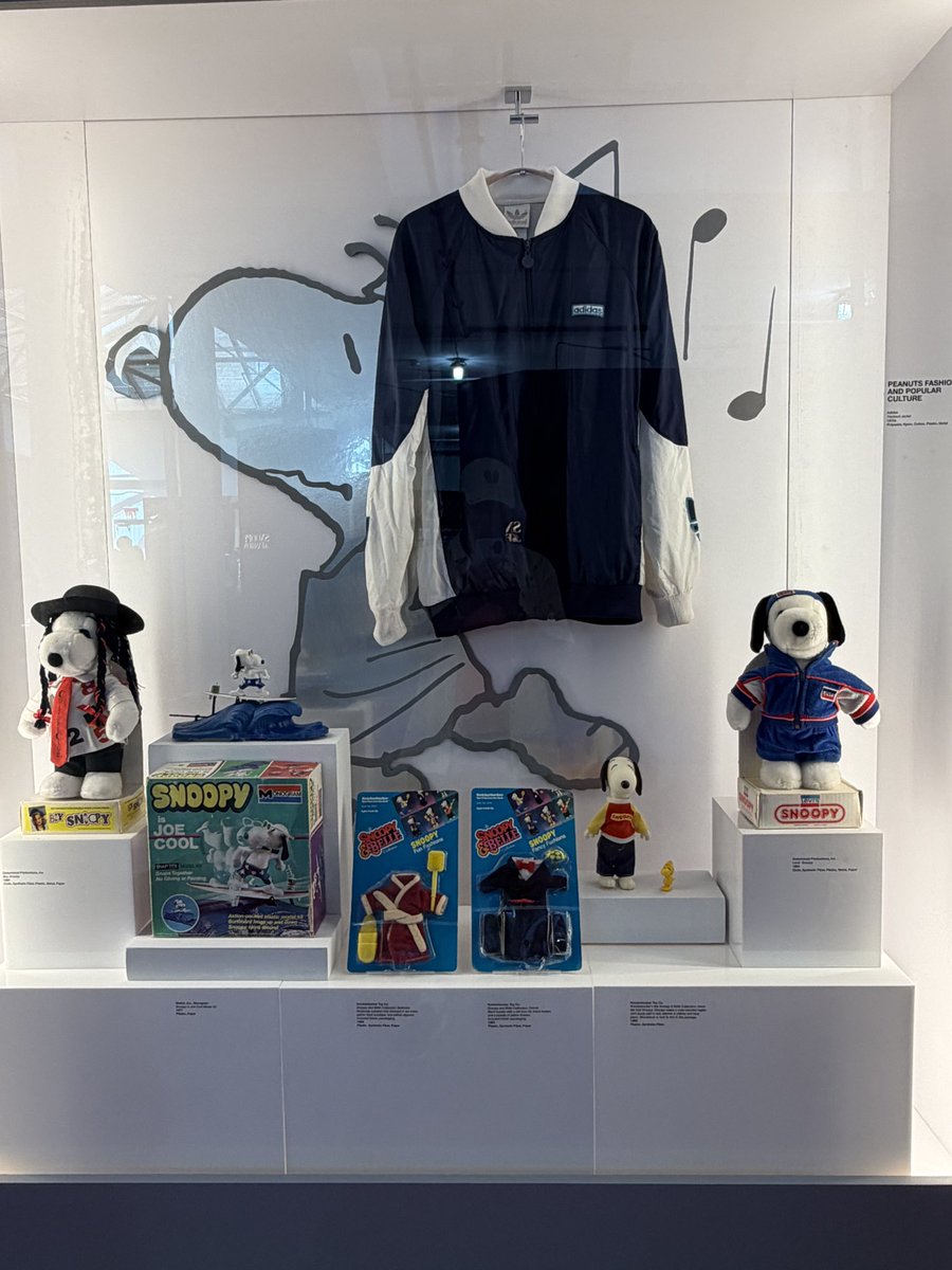 deepseadawn's tweet photo. Happiness is seeing the “Snoopy in Style” exhibit in NYC followed by amazing meetings w/ Am History of Natural History President Sean Decatur &amp; Dir of Education Linda Curtis-Bey (w/Esri CMO Marianna Kantor) joining in!

https://t.co/UB9B4EnWXr + https://t.co/TfESsjMAME https://t.co/BeIQXuFW8c