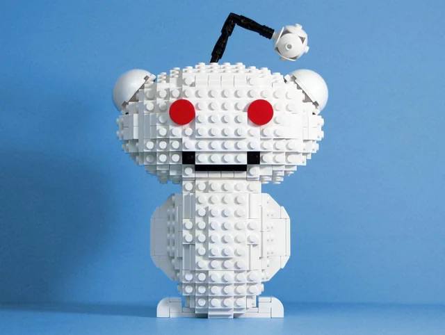 Redditpad's tweet photo. Reddit has spent 20 years building communities before markets even notice them.

RedditPad turns that attention into liquidity.

Any subreddit, meme or viral post can now launch as a token paired with $RDDT.

Millions of communities. Endless narratives. One launch layer. https://t.co/hMxVdTOQIF