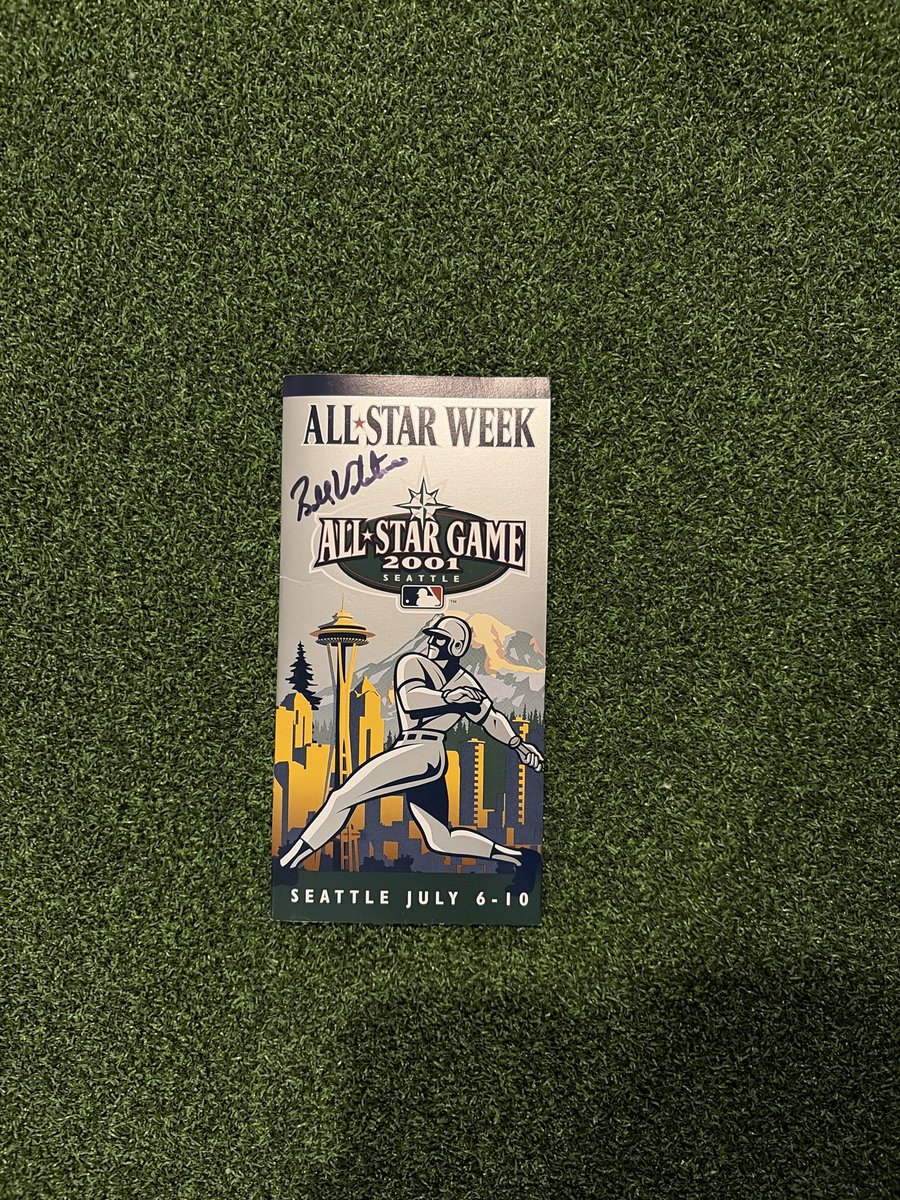 RampIVMem's tweet photo. Bobby told the story, now here are the pieces.
A signed 2001 Seattle All-Star Game ticket, an All-Star Week workout day guide signed by Bobby, an All-Star Gala program, the official 2001 All-Star Game program featuring Mike Piazza, and a limited-edition 2001 Home Run Derby… https://t.co/PurytyIOZn