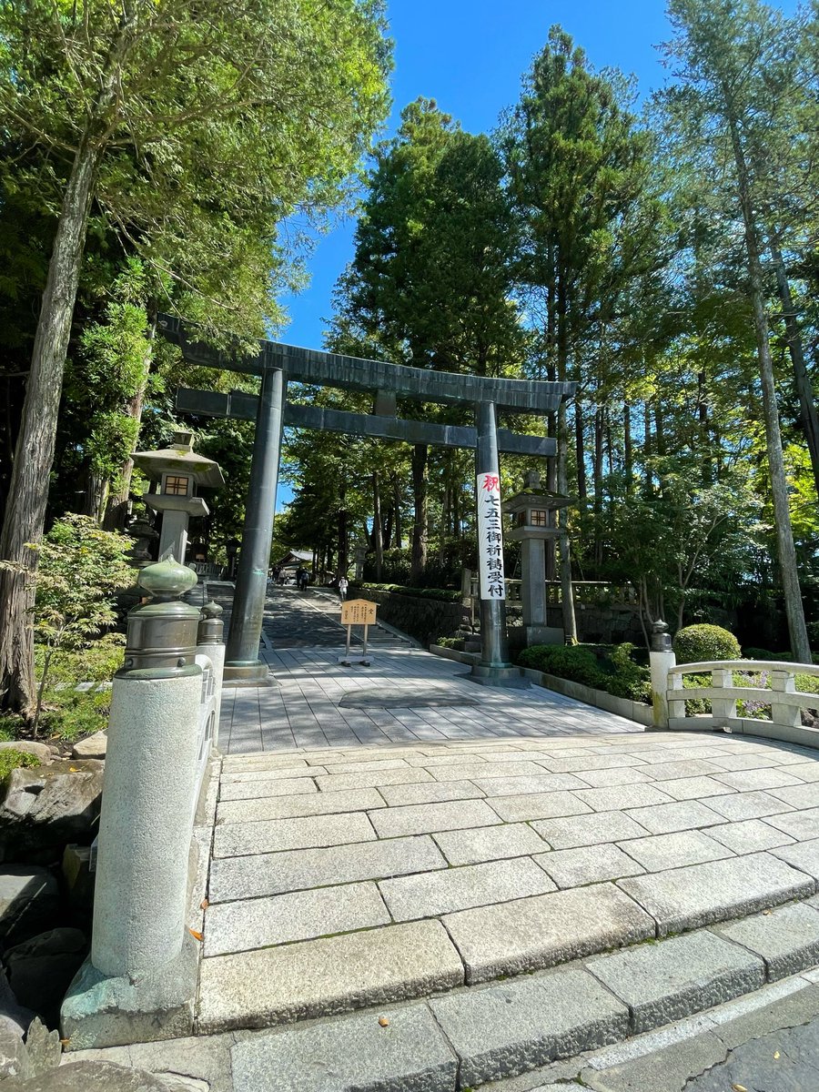 saaakyuuu's tweet photo. こんな時間だからそろそろ寝ます😇
こないだの諏訪大社が良すぎて既にロス……
ソフトクリームも釜飯も美味しかった🍦
また絶対に行く~~~！！ https://t.co/I9UMnzSNjw