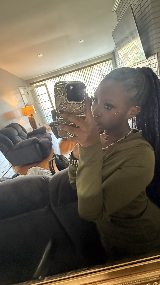 h00daltxa's tweet photo. life is genuinely peaceful lately. #detroit #313freaks #ebony #explore https://t.co/Qtr1Dv9sQr