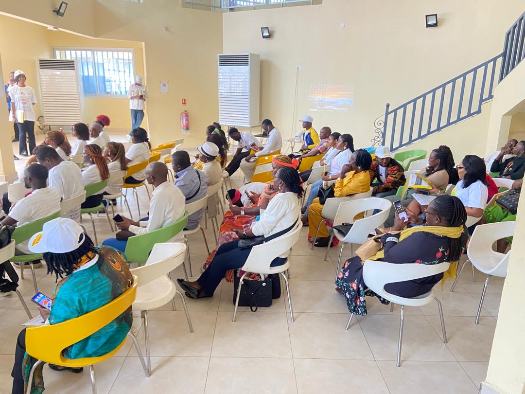 ActivSpaces's tweet photo. 🎉 Clôture de la 2ème phase du Makerspace Mobile à la Mairie de Douala 3ème !
Merci à la Mairie de Douala 3ème , à @IFCameroun  à nos formateurs pour leur engagement.
Bravo à tous nos apprenants 👏
#MakerspaceMobile #ActivSpaces https://t.co/j3VmihBO9Z