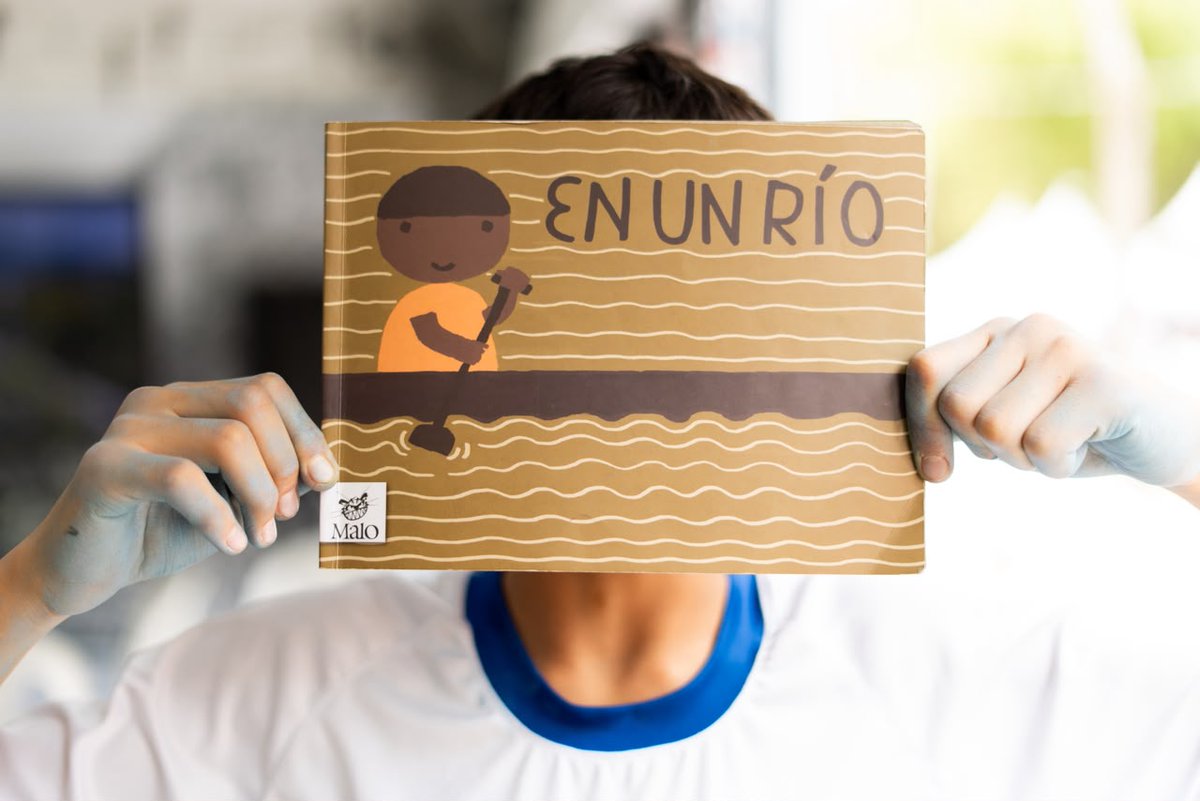CentroMemoriaH's tweet photo. Estamos en la 20 Fiesta del Libro y la Cultura de Medellín, en el taller «LEO en un río». 

Esta actividad invita a leer y escribir de forma creativa sobre los ríos como lugares de vida y memoria. 

Aquí tenemos lugar para el diálogo sobre la memoria histórica desde la experiencia y la creación.