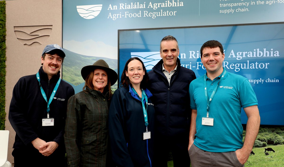 agrifoodreg's tweet photo. 📸𝗗𝗮𝘆 𝗢𝗻𝗲 𝗼𝗳 𝗣𝗹𝗼𝘂𝗴𝗵𝗶𝗻𝗴 𝟮𝟬𝟮𝟲📸
Some visitors to our stand yesterday, Tues 15 Sept at @NPAIE.  If you're attending Ploughing today, come visit us at Row 6 | Stand 127 in the "Supporting People | Supporting Business” hub in the Government of Ireland Village. https://t.co/XE5FFSmedM