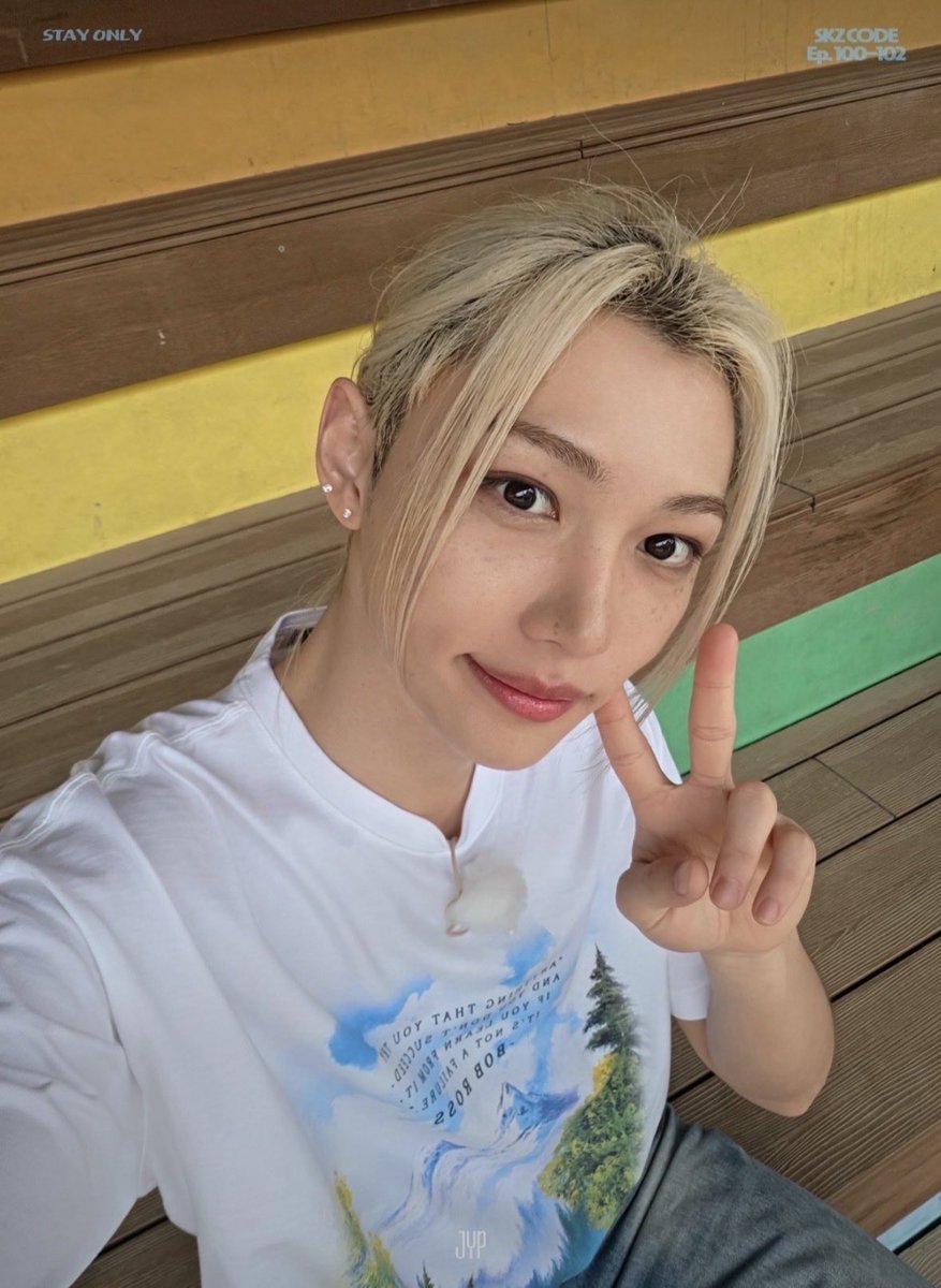 Foolish__aj's tweet photo. Happy Birthday Felix!! You are such a ray of sunshine and have a heart of gold. Thank you for being born into my life 💕
#FelixVoiceofAGeneration
#HappyFelixDay
#행복으로_용복을_복복복 https://t.co/OeLlTd5ul8