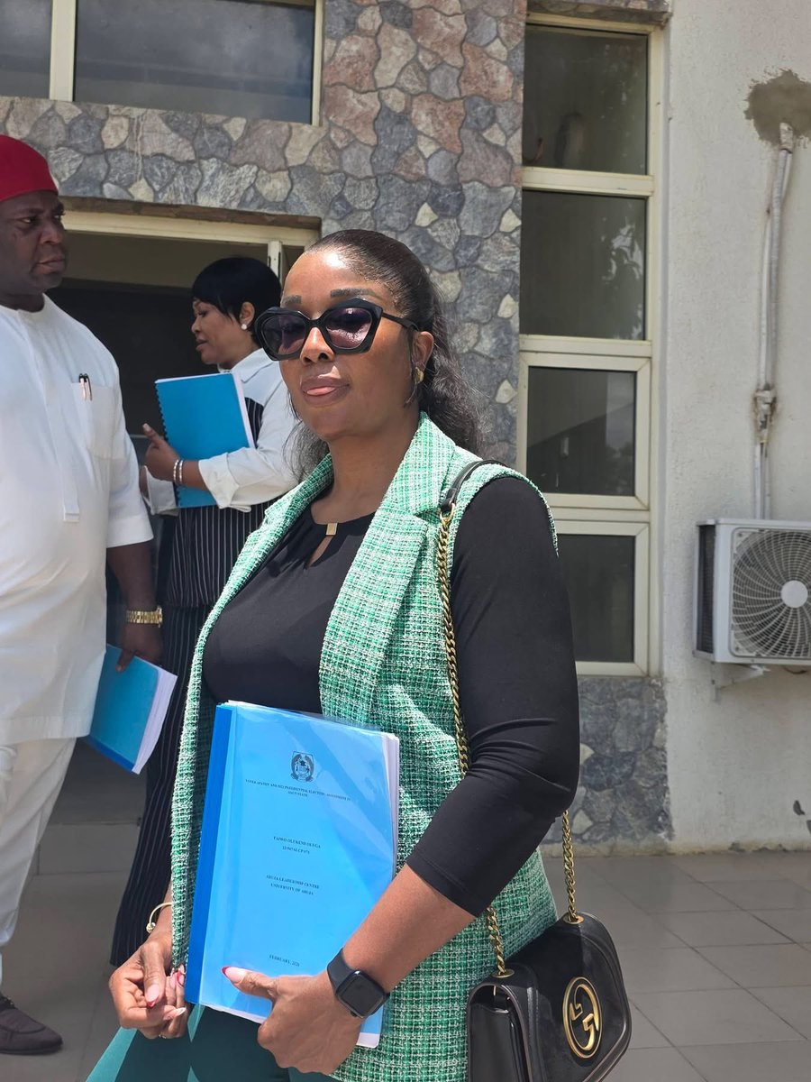 Oluga_MediaTeaM's tweet photo. A big congratulations to our Principal, Hon. Taiwo Olukemi Oluga, FNIM, FNIPM, on the successful defence of her PhD at the University of Abuja🎓

Your leadership, excellence, and dedication continue to inspire us. We are proud of you, Mummy❤️

— Oluga Media Team

#ITESIWAJU2027 https://t.co/OJW2MwkPom