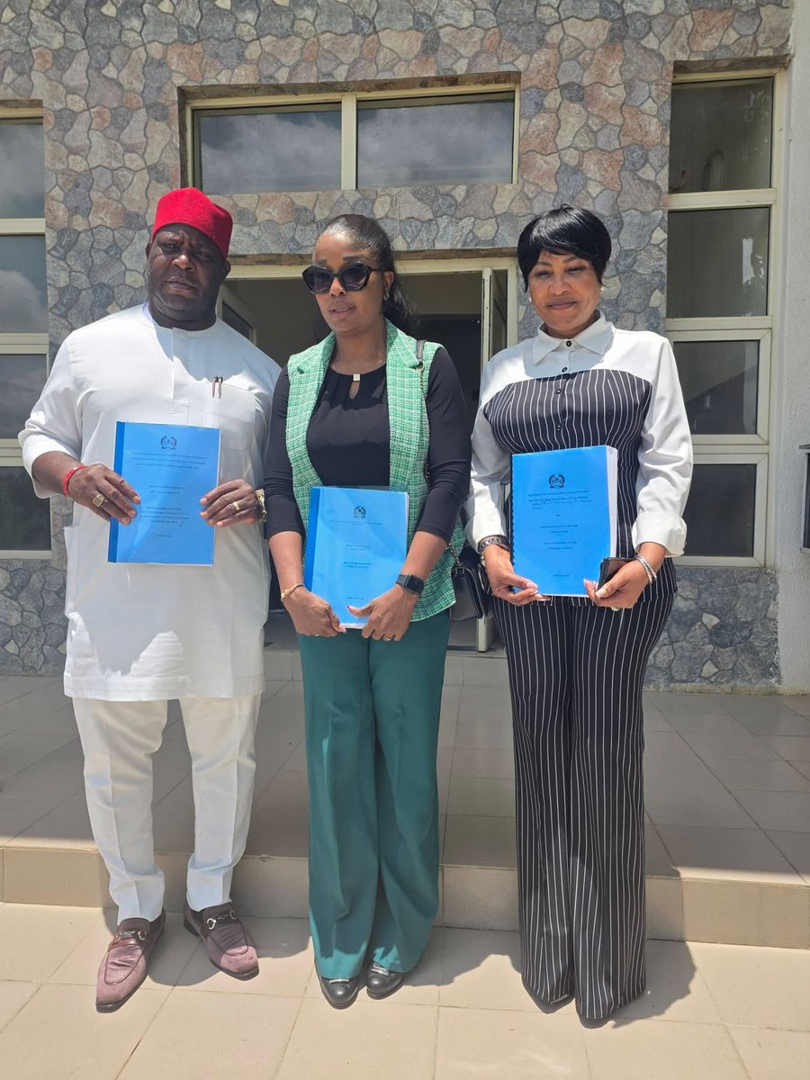 Oluga_MediaTeaM's tweet photo. A big congratulations to our Principal, Hon. Taiwo Olukemi Oluga, FNIM, FNIPM, on the successful defence of her PhD at the University of Abuja🎓

Your leadership, excellence, and dedication continue to inspire us. We are proud of you, Mummy❤️

— Oluga Media Team

#ITESIWAJU2027 https://t.co/OJW2MwkPom