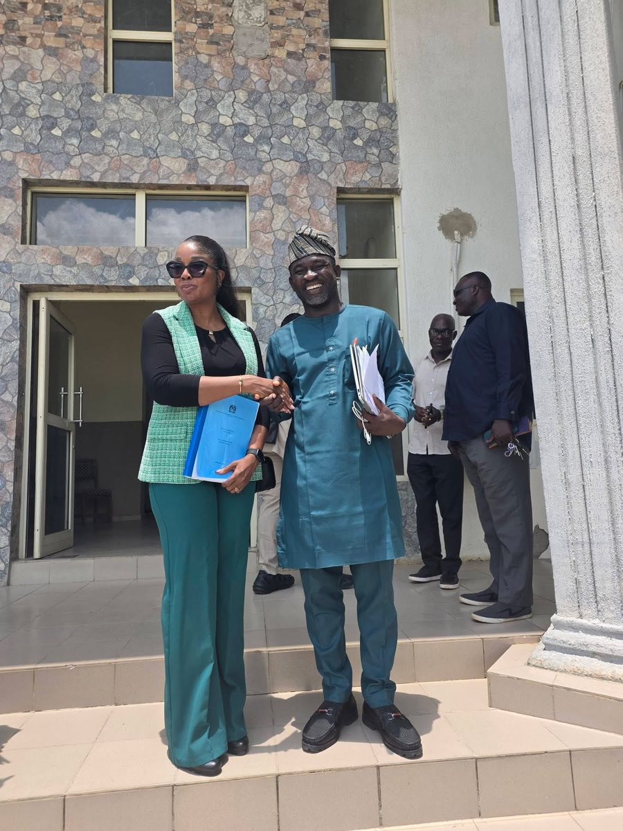 Oluga_MediaTeaM's tweet photo. A big congratulations to our Principal, Hon. Taiwo Olukemi Oluga, FNIM, FNIPM, on the successful defence of her PhD at the University of Abuja🎓

Your leadership, excellence, and dedication continue to inspire us. We are proud of you, Mummy❤️

— Oluga Media Team

#ITESIWAJU2027 https://t.co/OJW2MwkPom