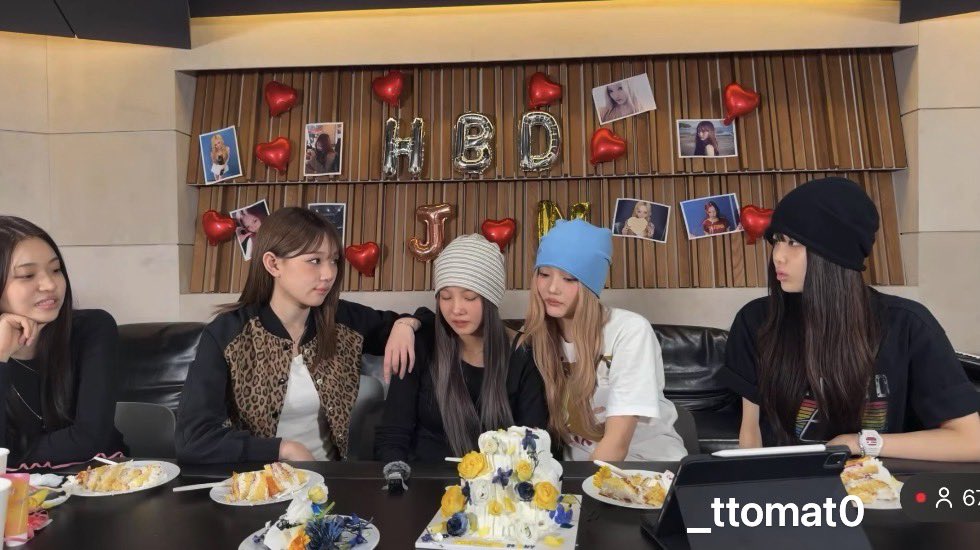 _ttomat0's tweet photo. #NEWYDAY 

유이야 생일 진짜 너무너무 축하해🎂💗
라이브도 봤는데 멤버들이 다 같이 와서 유이랑 주원이 생일을 축하해주는 모습이 너무 좋았어🥹
다 같이 케이크도 먹고 웃으면서 생일을 보내는 모습 보니까 나까지 괜히 행복해지는 것 같더라
앞으로도 이렇게 멤버들이랑 함께 행복한 생일을 많이 보냈으면 좋겠어🫶🏻
태어나줘서,그리고 newy로 데뷔해줘서 고마워🫰🏻🫰🏻유이의 모든 날을 항상 응원할게,,,
생일 정말 많이 축하해 사랑해🎂💗