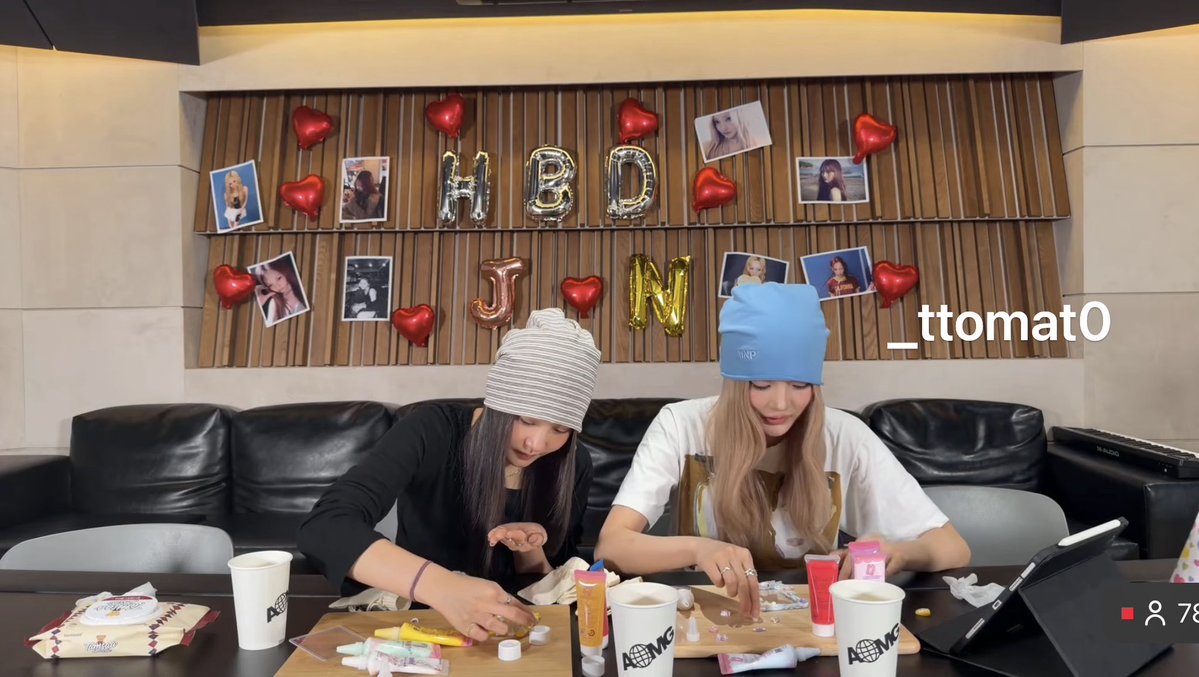 _ttomat0's tweet photo. #NEWYDAY 

유이야 생일 진짜 너무너무 축하해🎂💗
라이브도 봤는데 멤버들이 다 같이 와서 유이랑 주원이 생일을 축하해주는 모습이 너무 좋았어🥹
다 같이 케이크도 먹고 웃으면서 생일을 보내는 모습 보니까 나까지 괜히 행복해지는 것 같더라
앞으로도 이렇게 멤버들이랑 함께 행복한 생일을 많이 보냈으면 좋겠어🫶🏻
태어나줘서,그리고 newy로 데뷔해줘서 고마워🫰🏻🫰🏻유이의 모든 날을 항상 응원할게,,,
생일 정말 많이 축하해 사랑해🎂💗