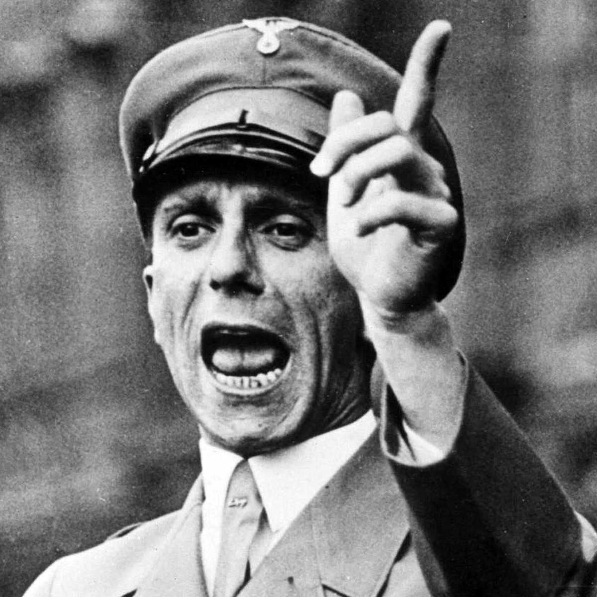 MonsieurSansFoy's tweet photo. El dedito, el dedito... https://t.co/XZJbQ9PtmE