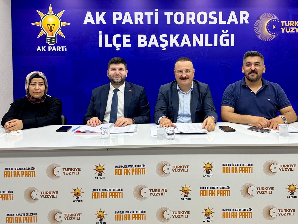 ahmetturgutacik's tweet photo. 📍 AK Parti Toroslar İlçe Başkanlığı

​İlçe Başkanımız Sayın Ferdi Çokkeser, İlçe Kadın Kolları Başkanımız Sayın Aysun Taş, İlçe Gençlik Kolları Başkanımız Sayın Ilgar Kemal Bulut ve Yönetim Kurulu Üyelerimizin katılımlarıyla Haftalık Olağan Yönetim Kurulu Toplantımızı gerçekleştirdik.
​Toplantımızın Toroslar’ımıza ve teşkilatımıza hayırlara vesile olmasını temenni ediyorum.

​@abuyukgumus @yahyacelik_ @vahitatalan @AdemAldemir33