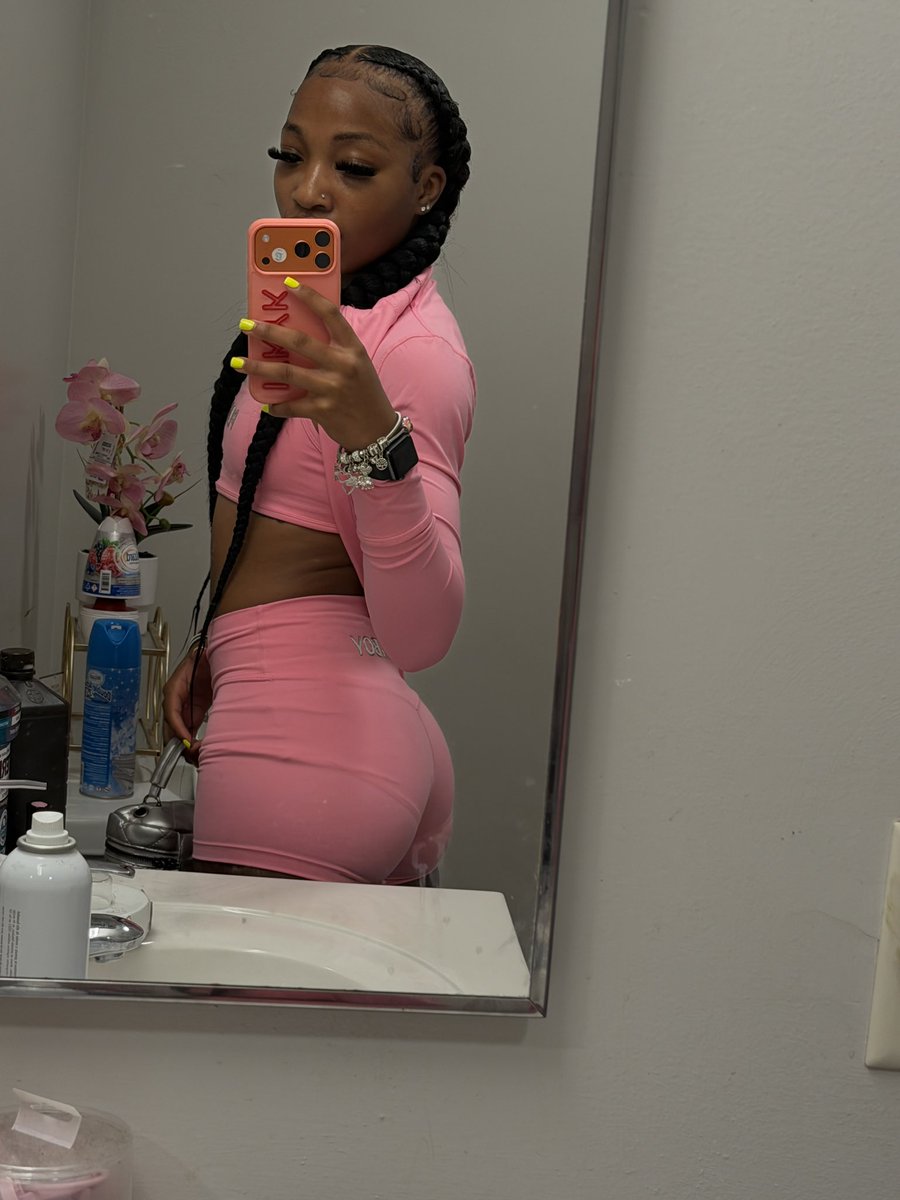 kiaadaadolll's tweet photo. 🤭👄 https://t.co/rDbUVJVwRU
