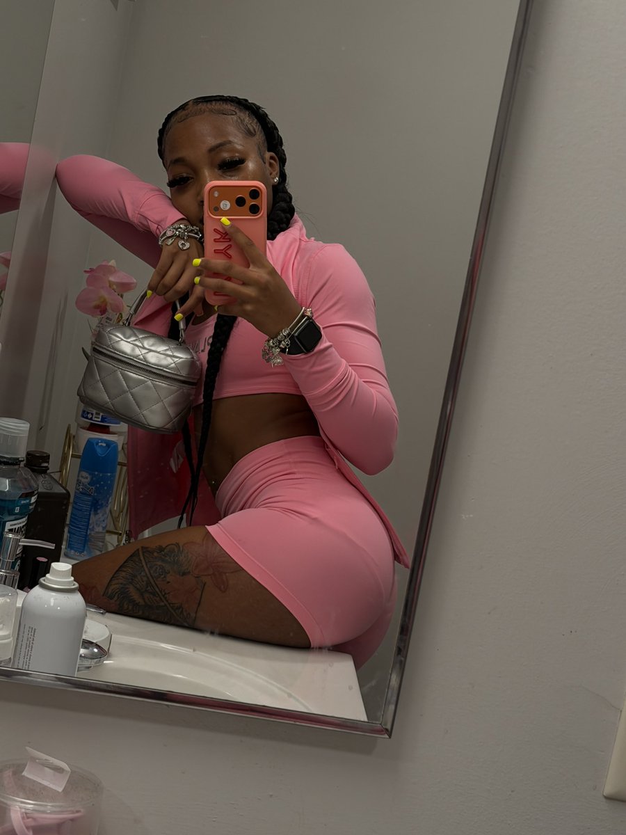 kiaadaadolll's tweet photo. 🤭👄 https://t.co/rDbUVJVwRU
