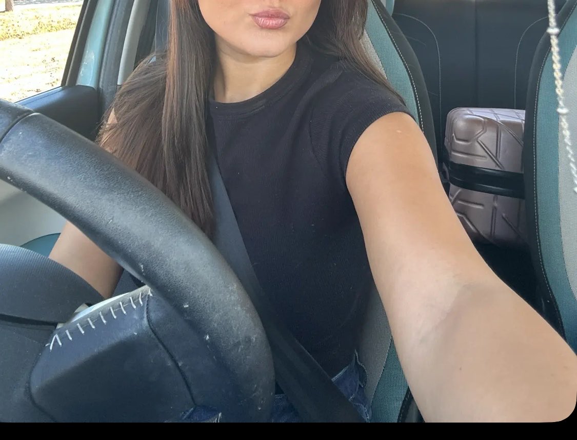 ManonTdtbf's tweet photo. Quelqu’un pour me payer mes ongles ? 
@moneyslay @sugardaddy @ongles https://t.co/YPoEvfRR94