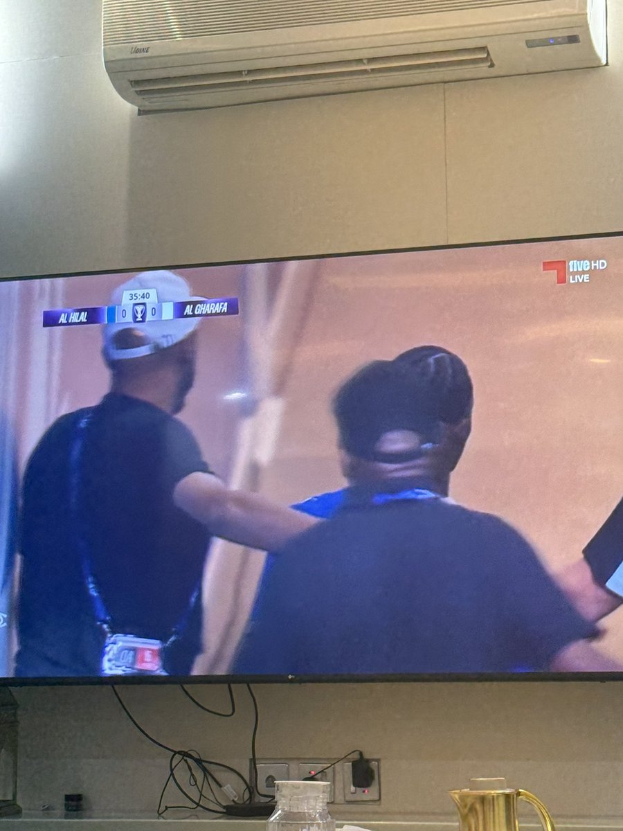 almzhir's tweet photo. #الهلال_الغرافه

للاسف ان #سامرفيل  محترف جاي من الدوري الاوربي 

لاعب  باخلاق شوارع 

👎🏽👎🏽👎🏽👎🏽👎🏽👎🏽👎🏽👎🏽👎🏽👎🏽👎🏽👎🏽👎🏽 https://t.co/e5BTTP3tYe