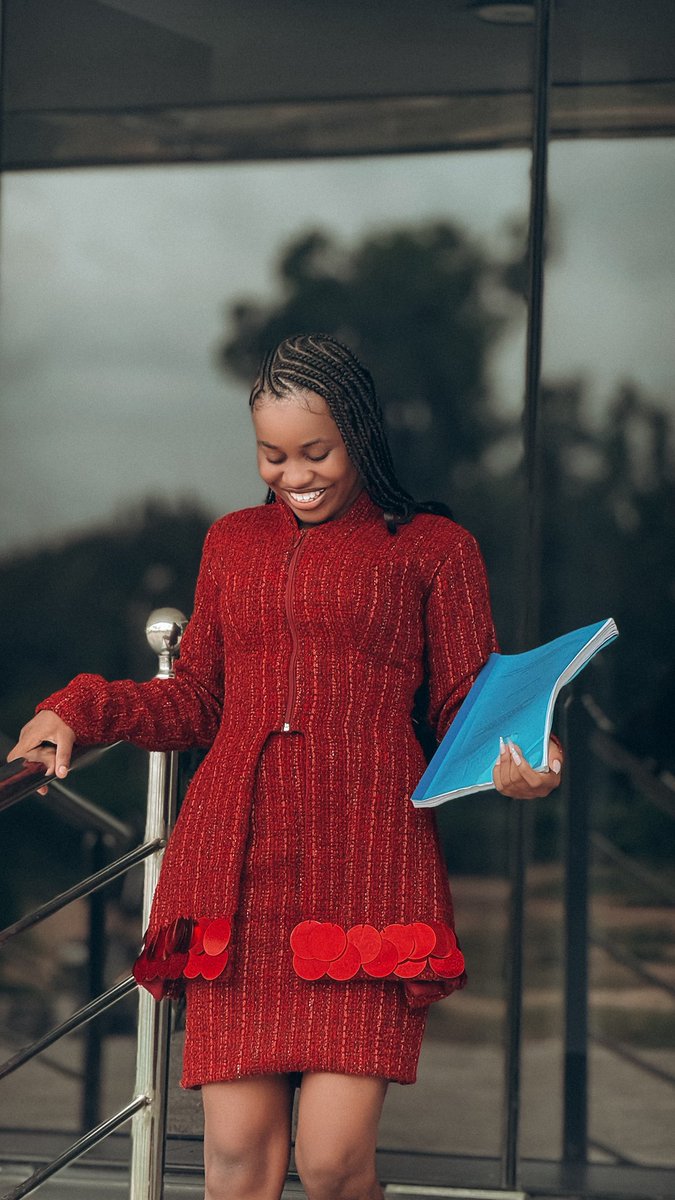 AdesolaEst35743's tweet photo. GET IN JHORRR!!!! 🔥
Scholar don defend 🙂‍↕️💕
Unto the next! 
(CONVOCATION in view) https://t.co/Dxvqk38xYB