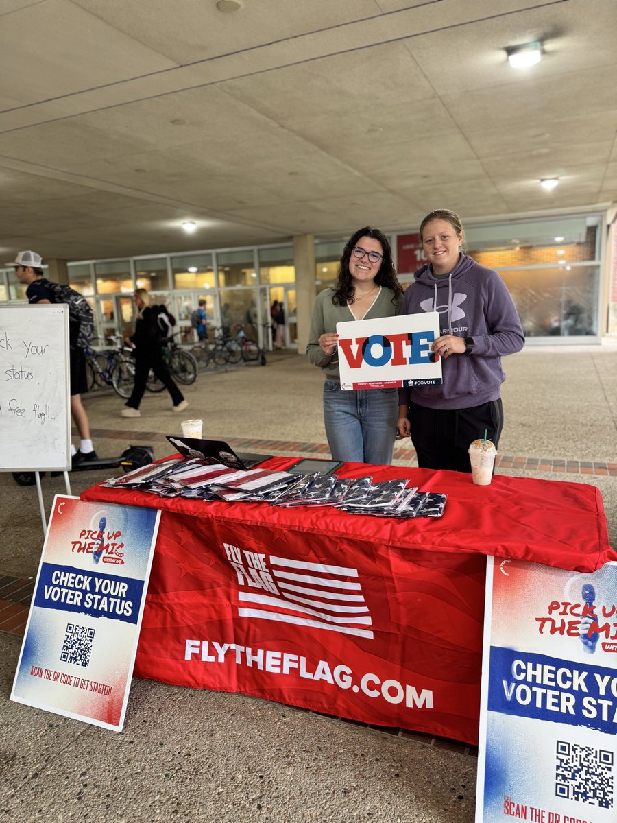 EthnieGrace21's tweet photo. Rainy weather isn’t stopping these Huskers from checking their voter status!! 🇺🇸

Check your voter status today at https://t.co/TK4dTzRRbu 🔥 https://t.co/KZcCy1gvcV