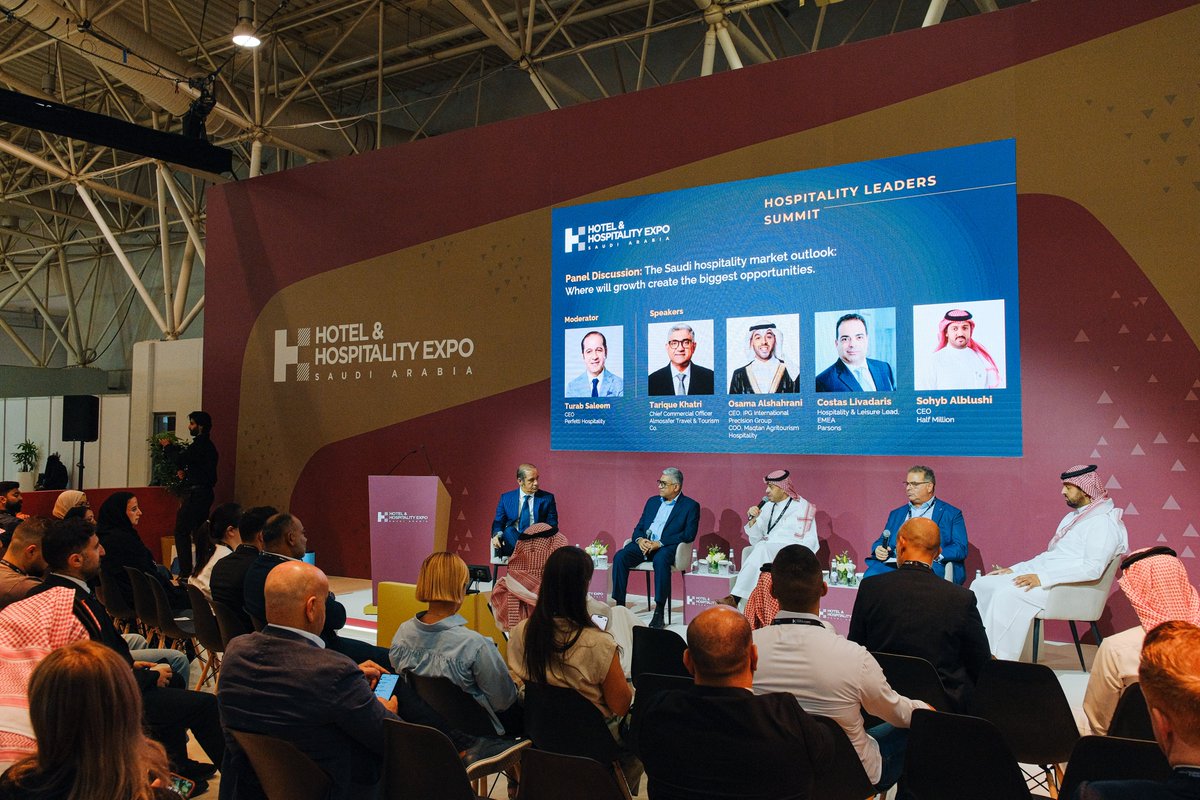 HHExpoSaudi's tweet photo. Day 1 is a wrap!

Busy aisles, packed sessions, live competitions &amp; new discoveries set the pace at Hotel &amp; Hospitality Expo Saudi Arabia.

And that was only Day 1. Two more days to go!

📅 15 – 17 Sept | ⏰ 4–10 PM
📍 RICEC

🎟️ Register: https://t.co/dLIjNMbbjc

#HHExpoSaudi https://t.co/M6csySCdTI