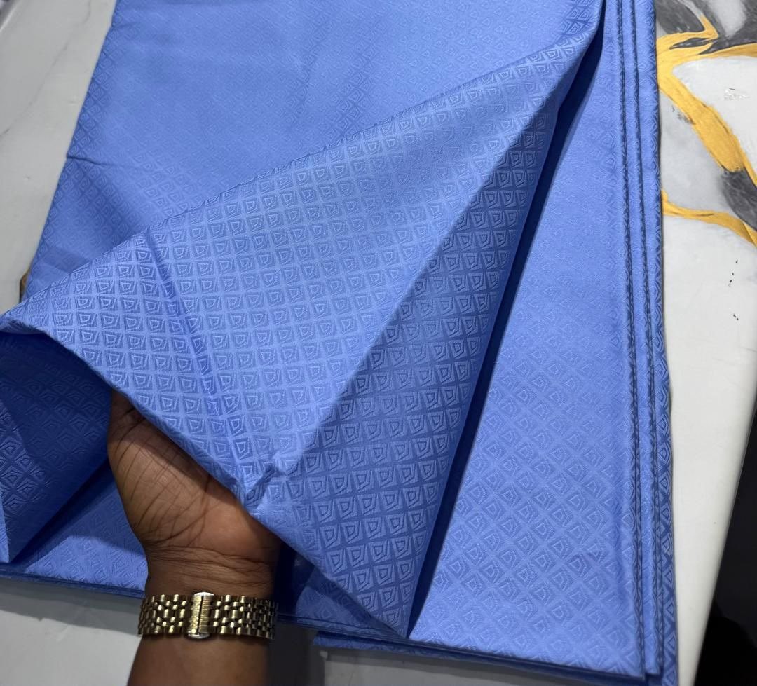 sherifatabiodu1's tweet photo. Atiku voile
Price: 45,000/5yards
Lagos
Delivery Nationwide 
Please help repost when you come across this https://t.co/AHyQsk750I