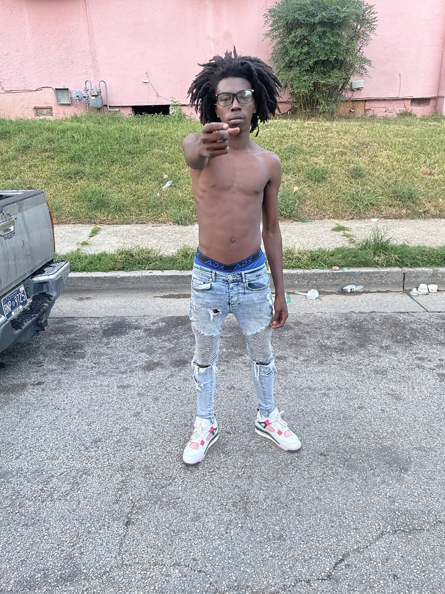 GotchaBtch1210's tweet photo. Handsome ass drug dealers Bad Bitch getter #southmemphis #fypシ゚viral #badbitchesgetnear https://t.co/G76ZrzztYS