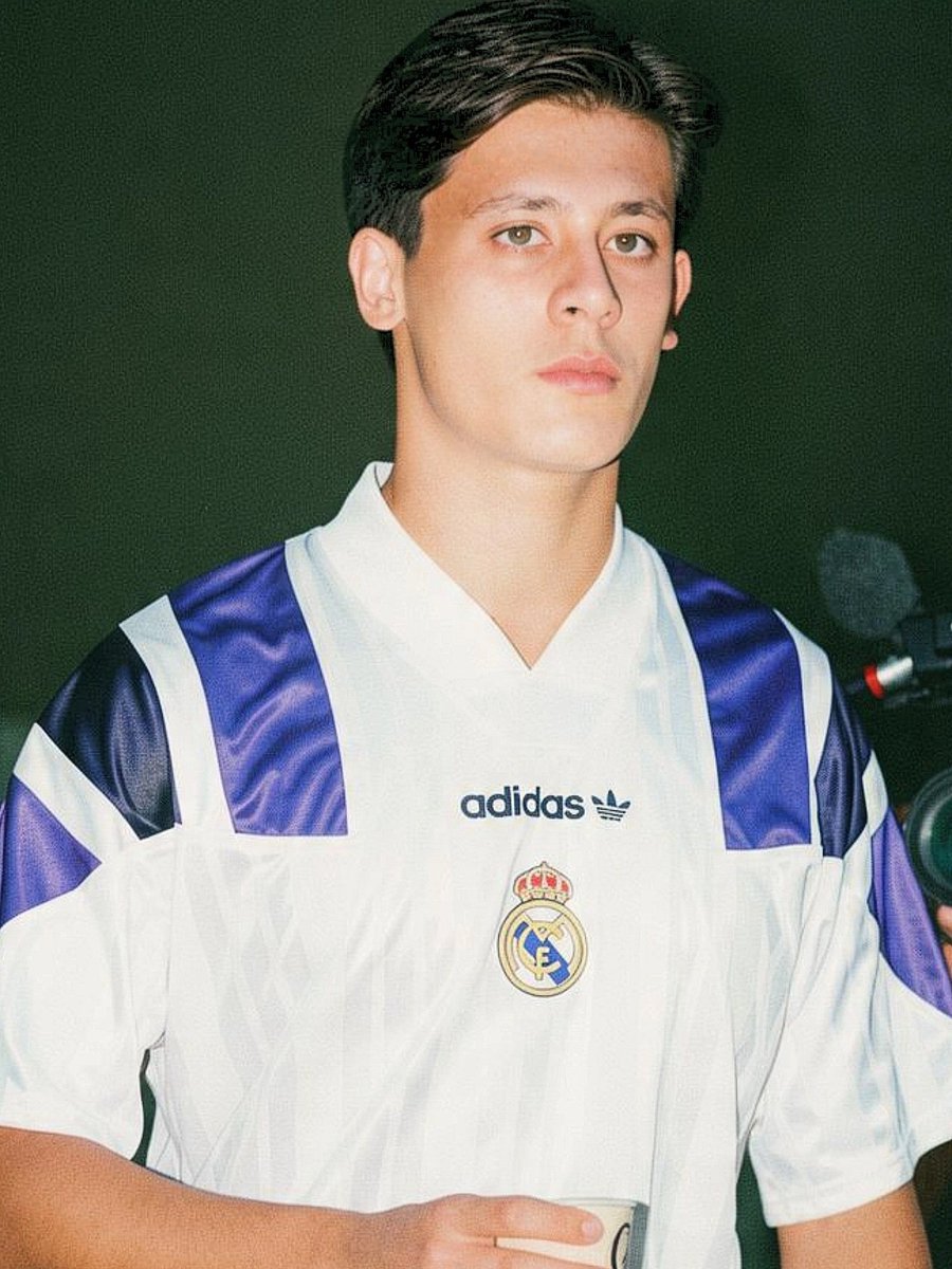 KanarioRM's tweet photo. ✨ Hoy es el día de Arda Güler. 
The Turkish Day 🇹🇷

#ElcheRealMadrid
#LaLigaEA #ArdaGüler https://t.co/amfVIXBAJ9