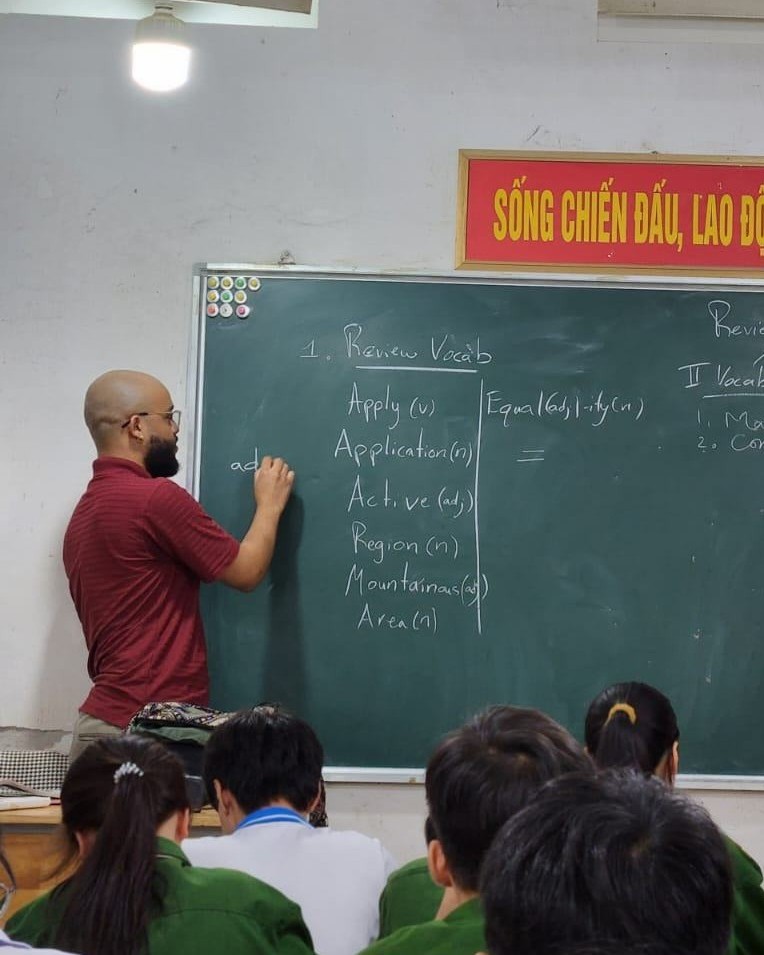 PeaceCorps's tweet photo. Carleon brought his Morehouse College experience with him to Peace Corps service in Viet Nam, where he now teaches English alongside fellow teachers. 🎓 Want to hear how HBCU and Peace Corps experiences can shape your career? Join HBCU graduates and Returned Peace Corps Volunteers for a virtual conversation on September 23 at 3 p.m. ET.

Register: https://t.co/zpX92iToFT

#PeaceCorps #ToughestJob