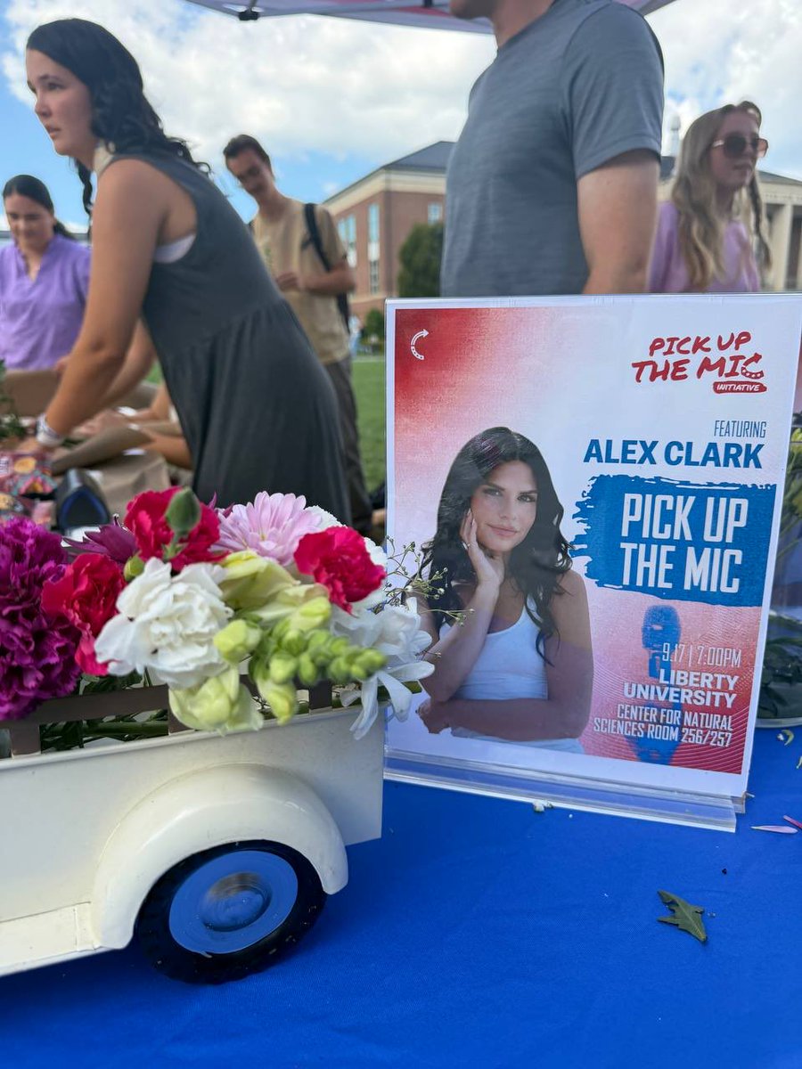 TPUSA_LU's tweet photo. Fresh flowers, healthy snacks, and all things Alex Clark! 💐 We loved tabling and getting everyone excited for our Pick Up the Mic event with Alex Clark! Join us Thursday at 7 PM in CNS 256/257. @TPUSA @tpusastudents https://t.co/SWnMzqQVHz