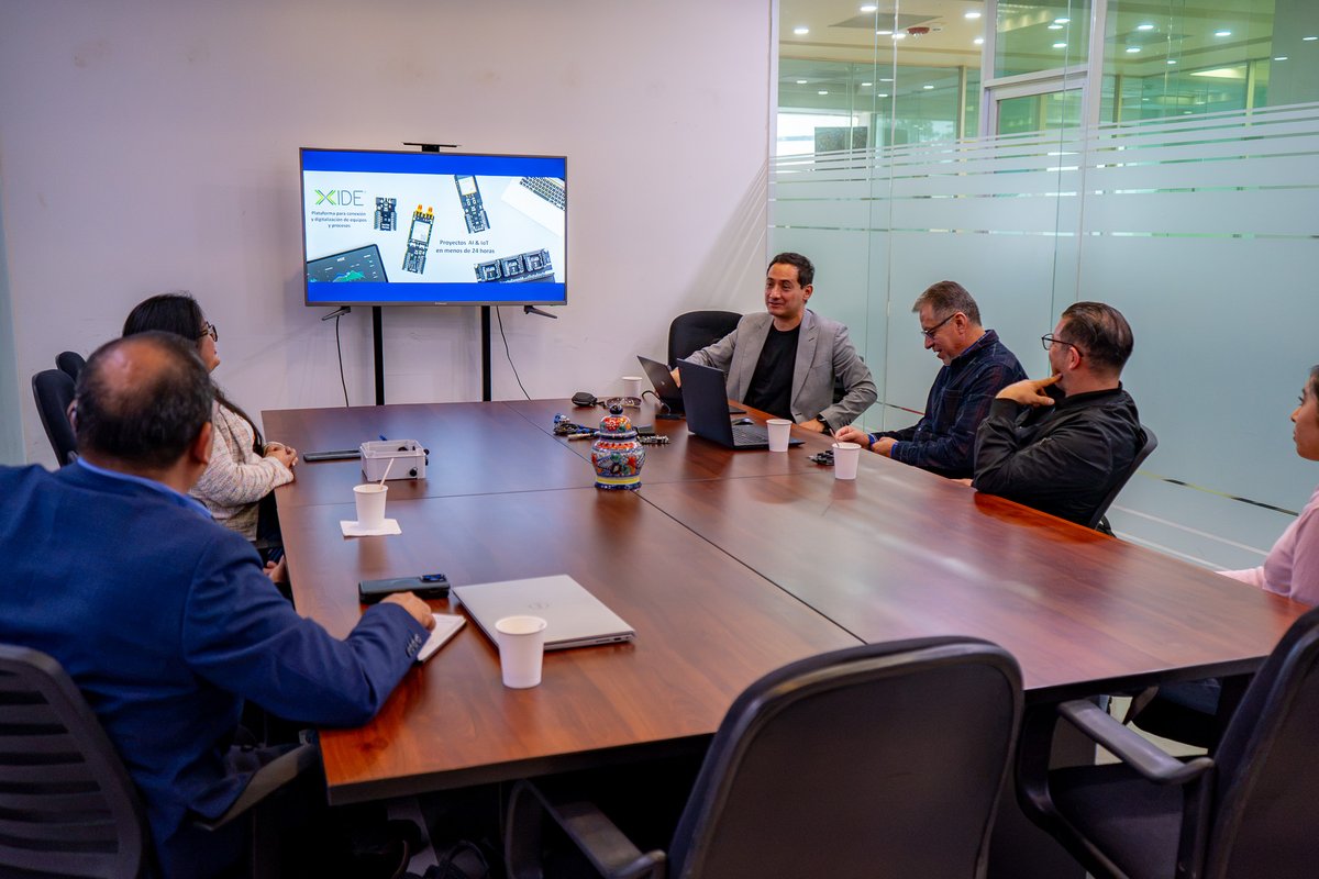 MICROSIDE_MX's tweet photo. 🏭 Recibimos al equipo de INTEMEC, quienes conocieron el Centro y Laboratorio Industria 4.0, #XIDEIoT y los ecosistemas reales de hardware de #PlanetDebug de @mikroel.
#Microside #Industria40 #Innovación https://t.co/ficU4qoFlc