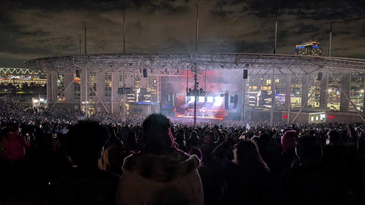 Z3Wrld's tweet photo. #greyday 2026 toronto w wifie #g59 https://t.co/Dsn5DVBBEa