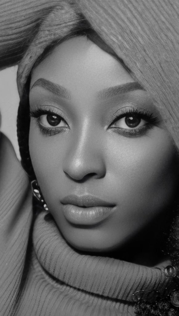 TheSerahIbrahim's tweet photo. In the year 2100
If you find my page, my name is Serah Ibrahim. I spoke up for justice,fought for justice and probably died for it too.

I chose courage when cowardice and servility was easier
And if I am no longer here to tell my story, tell it for me.
Tell them I was undaunted. https://t.co/8Kia5inUsa