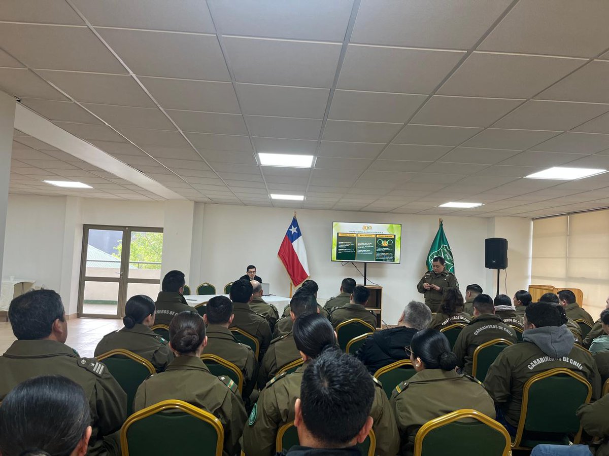 CarabDDHHyFam's tweet photo. Funcionarios de la 8va. Comisaría de #Temuco fue la unidad policial donde la Comisión de Servicio del Depto. de Gestión en DDHH de la @CarabDDHHyFam y la Sec. Reg. @CarabDDHHyFam #Araucanía, realizó una importante capacitación sobre DDHH aplicados a la función policial. https://t.co/2ZVLUWnhtE