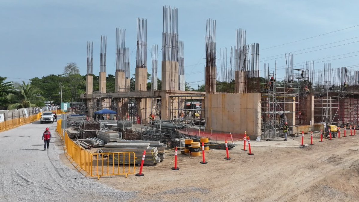 eledenmx20's tweet photo. 🚧 ¡Tabasco avanza!
Javier May destacó los avances del nuevo Centro de Convenciones y del C5 “Escudo Olmeca”, obras estratégicas para impulsar la economía y fortalecer la seguridad. 💪🏼
#Tabasco #JavierMay #EscudoOlmeca https://t.co/Ubg2YzpHBO
