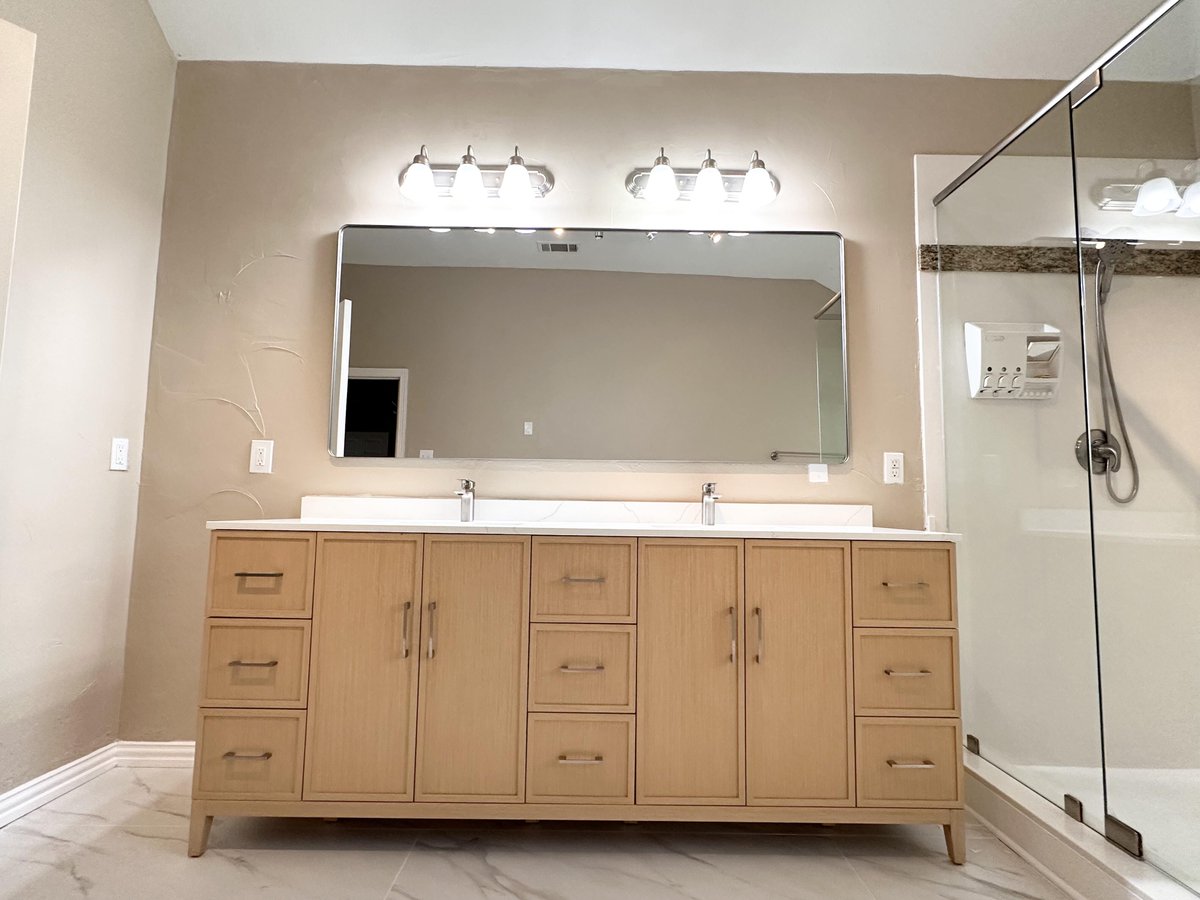 ebnhp66859618's tweet photo. An exquisitely decorated bathroom suite creates an elegant feel https://t.co/LDSrkyOd0Q