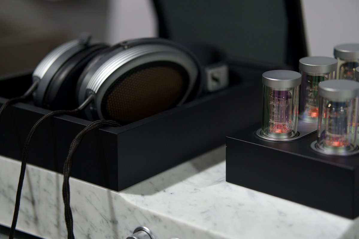 Nocomment_DOU's tweet photo. Sennheiser HE1

True to the name Orpheus, it continues to push the boundaries of what a headphone can achieve through cutting-edge technology and uncompromising engineering. https://t.co/00yiowJ8BZ
