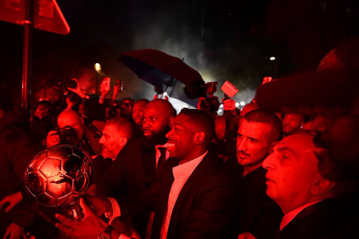 CoeurParisien12's tweet photo. La propagande est lancée pour le #Back2Back.
Pas d’insultes les gars, juste des arguments… et on en a plein. 

#DembeleBallonDor https://t.co/uxqStN9bjY