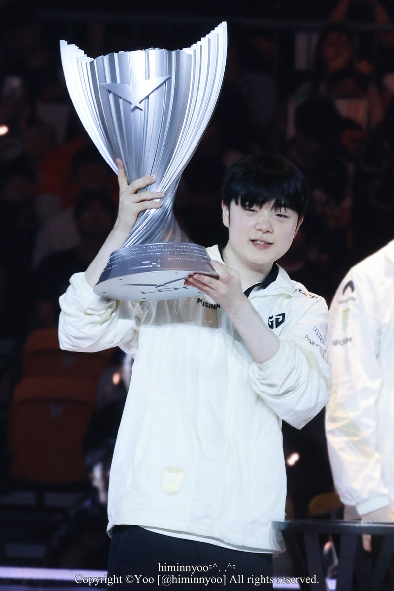 himinnyoo's tweet photo. 260913 LCK FINALS

      🐻‍❄️🏆

#Canyon #캐니언 https://t.co/DLJu2R6rp7