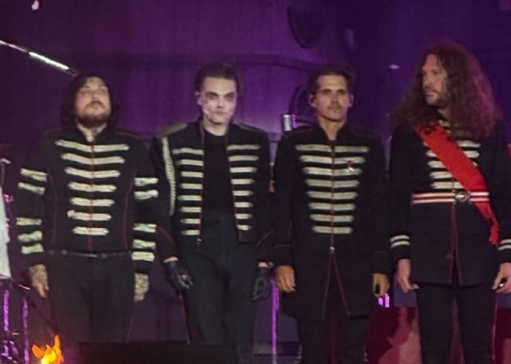 mcrorwtv's tweet photo. lltbp moments that changed my brain chemistry https://t.co/qpImHBQDaR