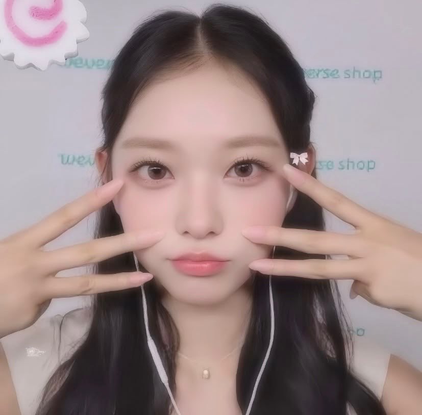 nuozx5's tweet photo. 내가 본 고양이 중에 가장 사람닮음 사람인척하느라 힘들었겠다 해린아.. https://t.co/HrwRgCfFGZ