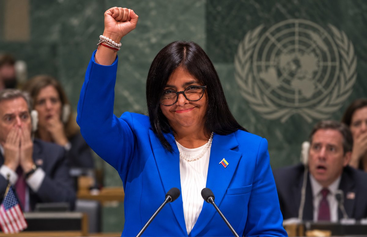 elhabito's tweet photo. 🇺🇸 🇺🇳 𝐀 𝐋𝐢𝐭𝐭𝐥𝐞 𝐑𝐞𝐦𝐢𝐧𝐝𝐞𝐫 𝐟𝐨𝐫 𝐖𝐚𝐬𝐡𝐢𝐧𝐠𝐭𝐨𝐧
Before welcoming its new “partner,” it is worth remembering what Delcy Rodríguez said about the United States from that very same podium.
By Elizabeth Sánchez Vegas

Now that reports indicate that unelected Delcy Rodríguez plans to travel to New York to attend the United Nations General Assembly and hold high-level meetings, perhaps Washington could use a small refresher before welcoming its new interlocutor. The visit was reported by Bloomberg and subsequently picked up by Reuters, although Reuters noted that it had not yet been able to independently confirm it.

Delcy Rodríguez, after all, knows that podium well. On September 27, 2019, speaking from the hall of the United Nations General Assembly, she did not exactly describe the United States as a future partner.

She accused the U.S. government of trying to destroy the Venezuelan model in order to preserve what she called its “capitalist supremacy,” and portrayed Washington’s policy toward Latin America as an extension of the Monroe Doctrine, designed to keep the region as its backyard.

She described U.S. sanctions as illegal, contrary to international law, and constituting a massive violation of human rights; accused Washington of unlawfully seizing Venezuelan assets; and argued that the purpose of the economic pressure was to “strangle” the economy in order to bring the Venezuelan people to their knees.

But she went considerably further. Rodríguez told the United Nations that a new form of “state terrorism” had emerged, one that no longer required bombs, and attributed that terrorism to the financial mechanisms used by the United States. She called the U.S. Department of the Treasury “the economic Pentagon” and accused it of militarizing international relations, punishing millions of innocent people, imposing regime change, and seizing the resources of other nations.

She also described U.S. policy toward Venezuela as “economic terrorism” and characterized the financial blockade as a “shameless theft” of Venezuelan resources. She attributed “supremacist hatred” to the Trump administration and even questioned whether the United States could consider itself a democracy with sufficient moral authority to judge other countries. Her advice to Washington from that same podium was unequivocal: “less arrogance and more tolerance.”

She did not stop there. She accused the United States of having supported the 2002 attempt to overthrow Hugo Chávez, portrayed Washington’s policy toward Venezuela as part of a strategy aimed at bringing about regime change, and claimed that the United States had historically used armed and paramilitary groups to overthrow governments that escaped its sphere of influence.

Toward the end of her speech, she once again accused the U.S. government of using sanctions as a weapon of domination and civilian suffering as an instrument for political gain. When she quoted statements by U.S. officials about the economic effects of pressure on Venezuela, she described them as a “criminal confession.”

Then came perhaps her gravest accusation of all: she called on the United Nations to investigate what she described as the “heinous violations” of its Charter committed, in her view, by the United States, and characterized them as “crimes against humanity against Venezuela and the entire world.” She then demanded an end to what she called the U.S. government’s “abusive actions.”

Finally, she addressed Trump himself, denouncing what she called the “arrogant supremacist rhetoric” of his government, demanding an immediate change of course, and insisting that the United States abide by international law.

And here it is worth pausing over a contradiction that her speech left unmentioned. While Rodríguez was accusing the United States of massive human rights violations and crimes against humanity, she had served since 2018 as Venezuela’s Executive Vice President, at the highest levels of a state apparatus that had already been cited by the United Nations for arbitrary detention, torture, and other cruel treatment; the Office of the UN High Commissioner for Human Rights had also documented that SEBIN reported to the Vice Presidency. The subsequent Independent International Fact-Finding Mission investigated extrajudicial executions, enforced disappearances, arbitrary detention, torture, and sexual violence, and concluded that there were reasonable grounds to believe that some of those acts could constitute crimes against humanity.

That documentation does not place her on the margins of that apparatus of power, but at its very apex: it requires that her 2019 accusations be read in light of the political and institutional responsibility she exercised from one of the highest positions within a structure implicated in grave human rights violations.

State terrorism. Economic Pentagon. Theft of resources. Supremacist hatred. Preparation for armed aggression. Criminal confession. Crimes against humanity.

That is what Delcy Rodríguez said about the United States from the United Nations General Assembly on September 27, 2019.

It might not be a bad idea for someone in the U.S. administration, somewhere between the meetings, the oil, and the diplomatic photo ops, to listen again to those thirty-five minutes. Every new partnership should know its partners’ record.

And so there can be no room for doubt or interpretation; here is the full video of that speech:

https://t.co/mUWkgPMF6J

@realDonaldTrump
@SecRubio
@SenRickScott
@WHAAsstSecty
@RepCarlos
@MarioDB
@MaElviraSalazar